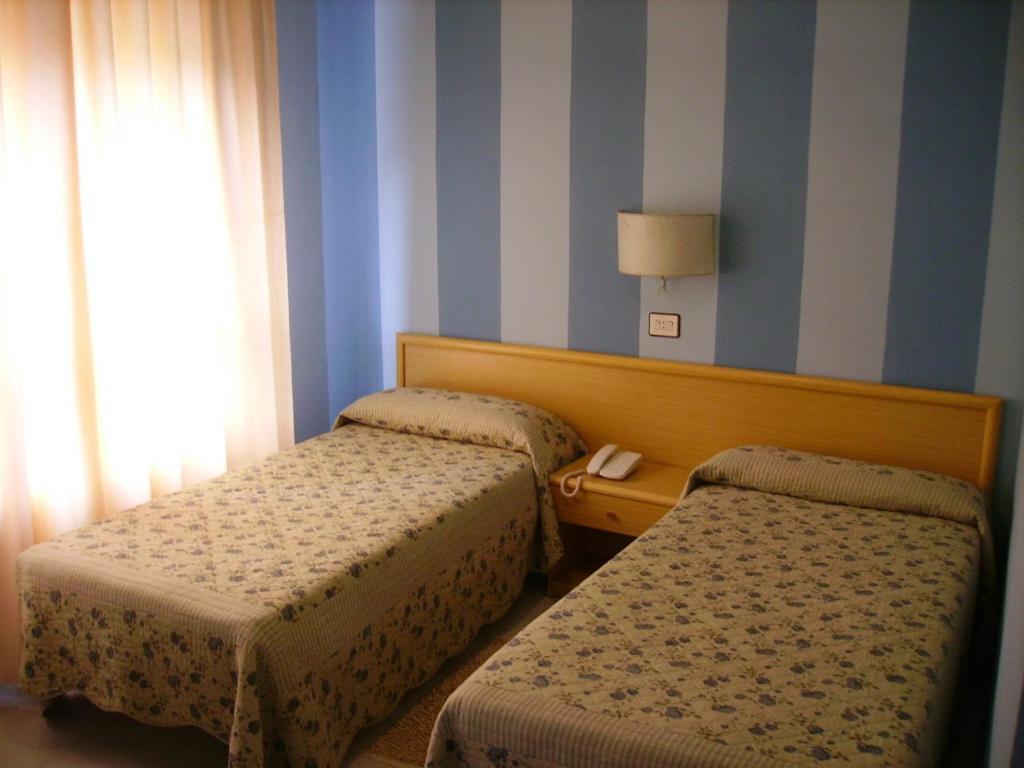 Hotel Valle Del Jerte Los Arenales Номер фото